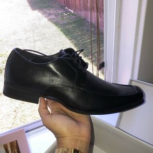 Men’s black dressing shoe brand new